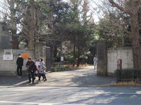 和敬塾の門