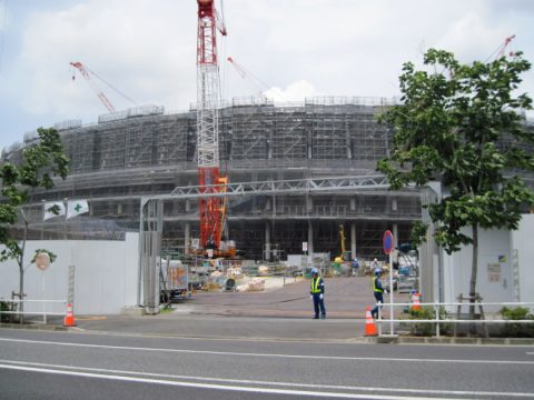建設中の新国立競技場